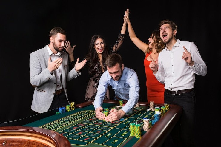 Layar aplikasi kudus toto menampilkan hitungan mundur waktu tutup pasar di meja roulette live